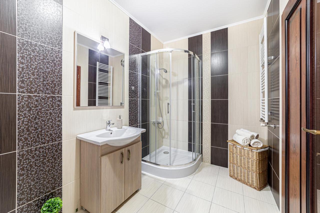 Ari Blue Apartment Ared In Kaufland Complex Arad Bagian luar foto