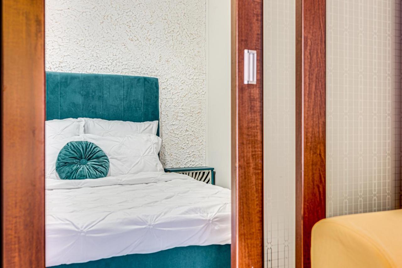 Ari Blue Apartment Ared In Kaufland Complex Arad Bagian luar foto